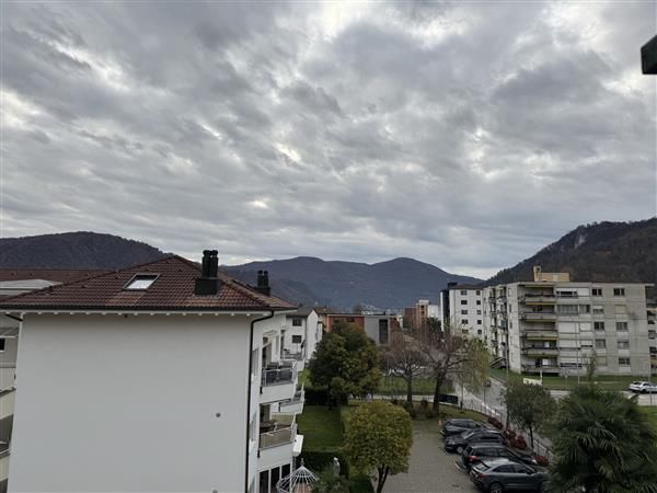 Caslano: Appartamento arredato  1 locale - Vista