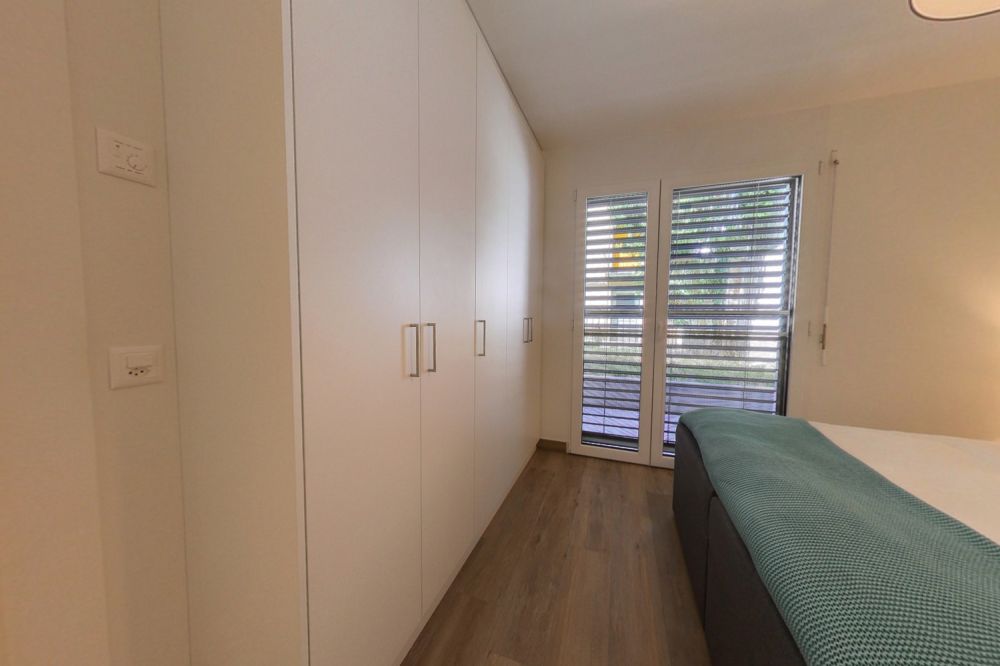 Bright 1 bedroom apartment with terrasse and parking lot, close to green spaces - Bild 8
