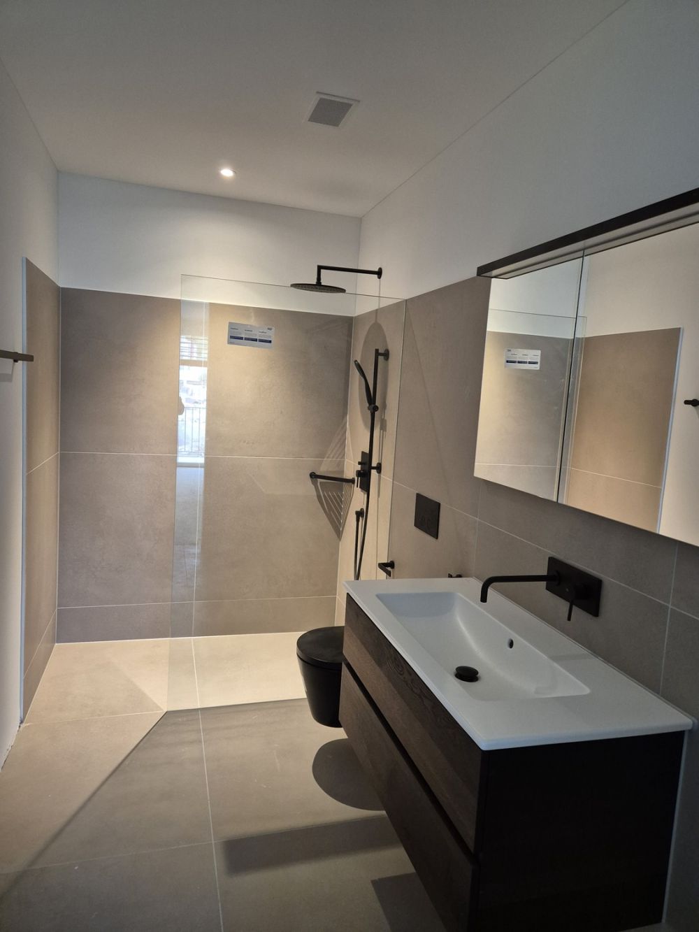 Exklusive 3.5-Zimmer-Neubau-Designerwohnung in der Stadt Zug - Bild 3