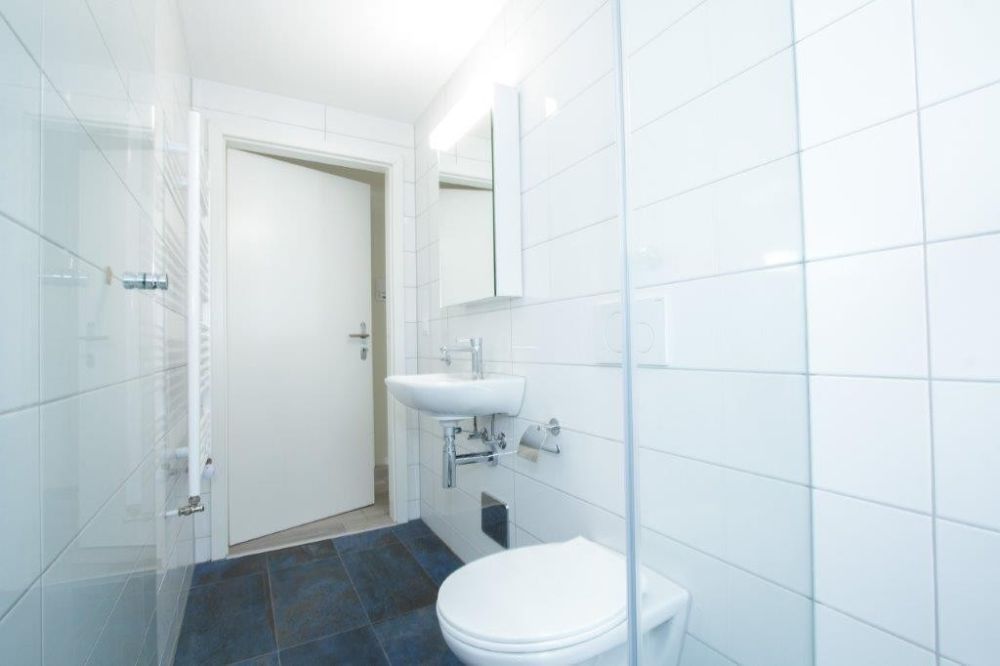 Ihr neues Zuhause mit atemberaubender Seesicht und Badeplatz - Bild 3