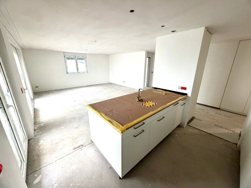 Erstvermietung  grosszügige 3.5-Zimmer-Wohnung an bevorzugter Hanglage - Bild 4