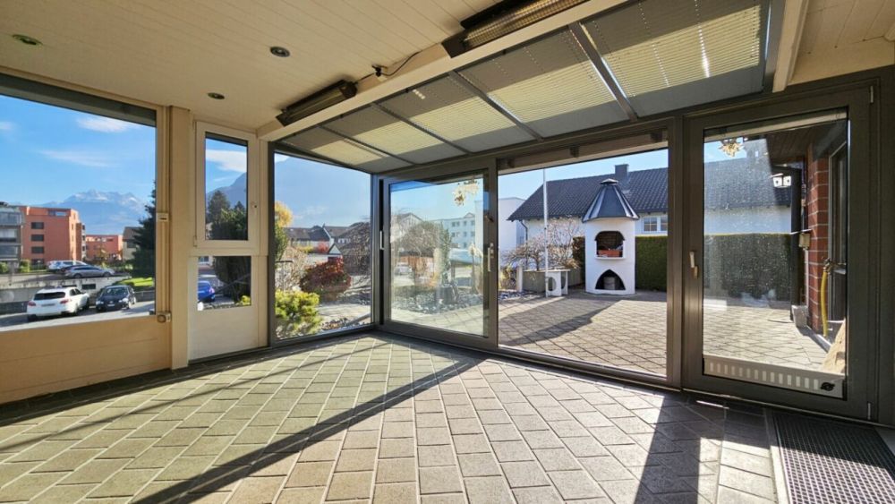 Freistehendes 4.5- bis 5.5-Zimmer-Einfamilienhaus mit schöner Gartenanlage und einigen Extras - Bild 4