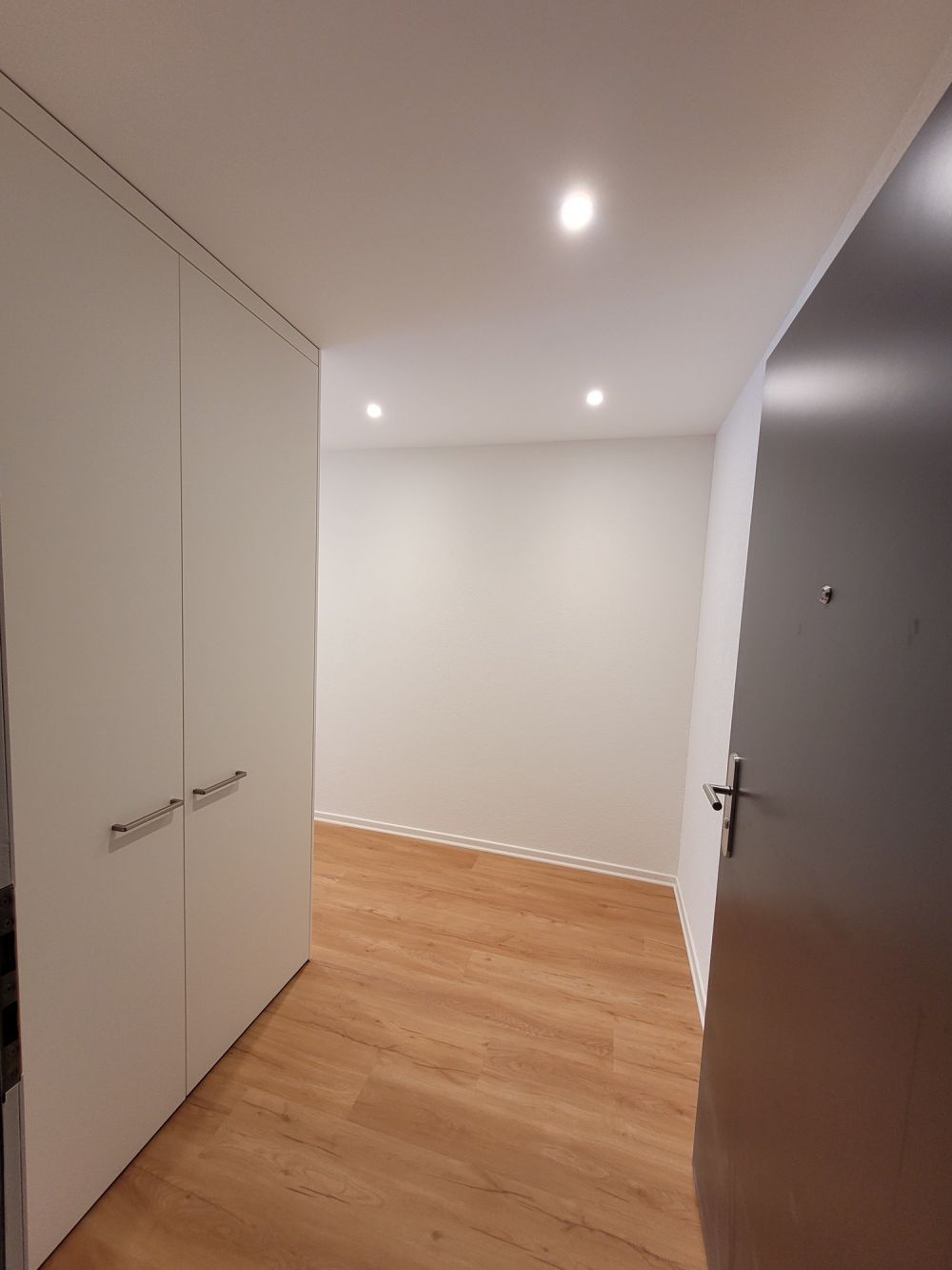 Moderne 2.5-Zimmer-Wohnung mit Balkon - Bild 11