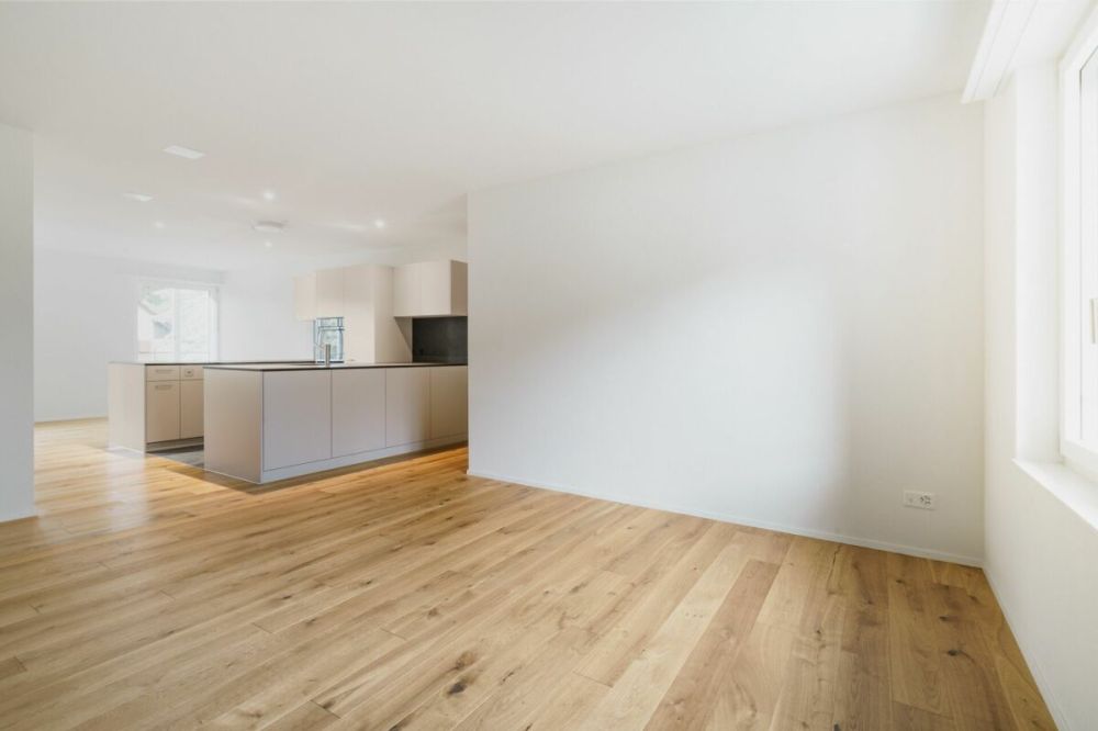 Grosszügige 3.5-Zimmer-Wohnung an ruhiger Lage mit herrlichem Sitzplatz - Bild 2