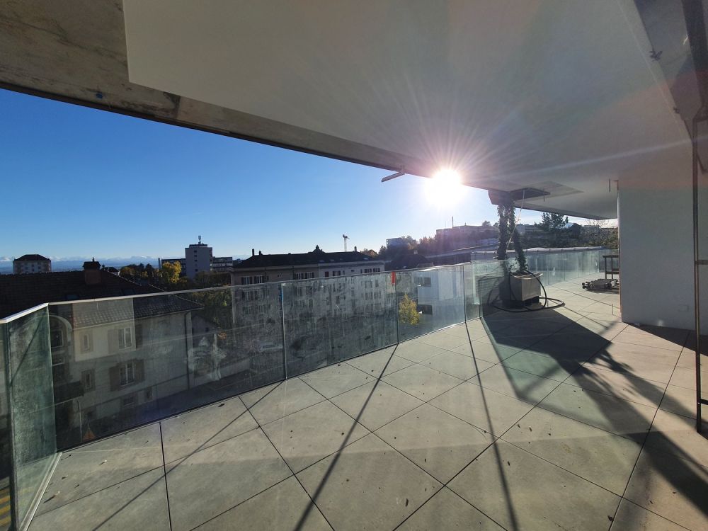 Appartement moderne de 3 pièces avec grand balcon et vue sur le lac. - Bild 3