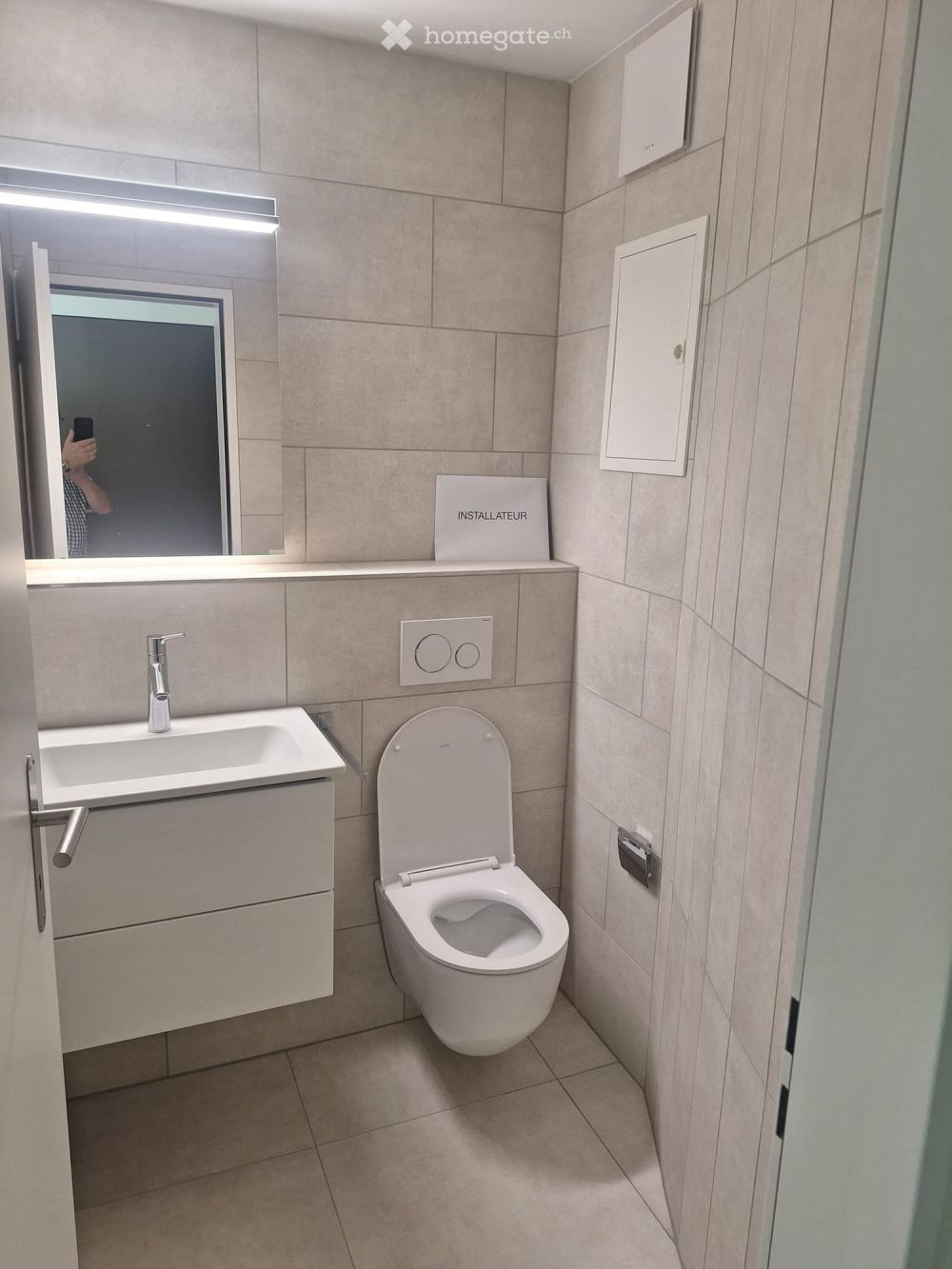 Moderne 3.5-Zimmer-Neubauwohnung mit Balkon und schöner Aussicht in Oetwil am See - Bild 2