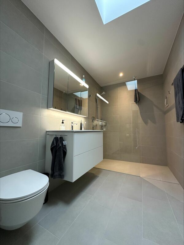 Zeitgemässer Wohnkomfort mit hochwertiger Ausstattung und sonnenverwöhnter Terrasse - Bild 6