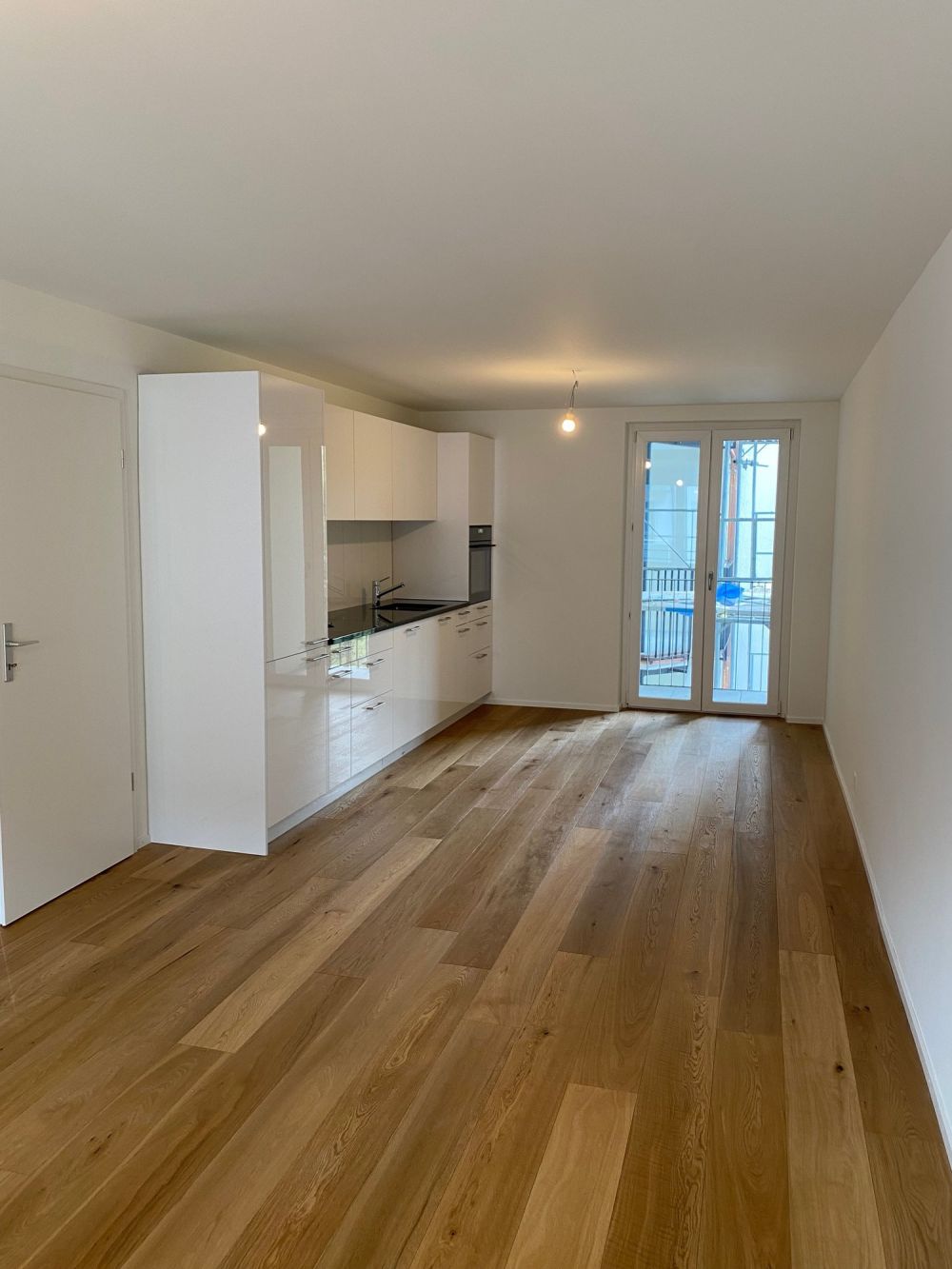 Ab 1.11.2026 - Wunderschöne 3.5 Zi Wohnung W3, lauschiger Balkon - Bild 2