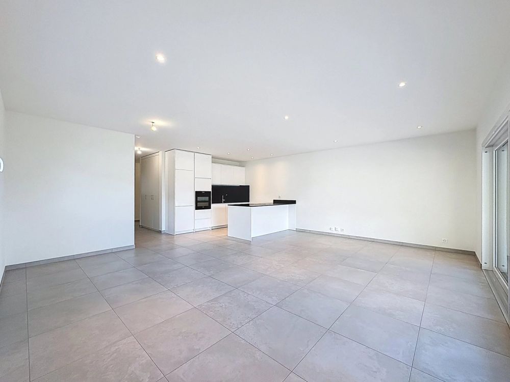 Vaste 3.5 pièces avec terrasse et jardin - Bild 1