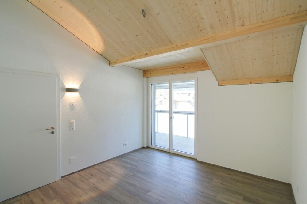 Neuwertige 2.5 Zimmerwohnung im Dachgeschoss - Bild 3