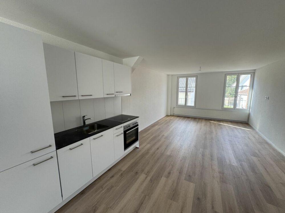 Stylische 2.5-Zimmerwohnung mit viel Licht - Bild 2