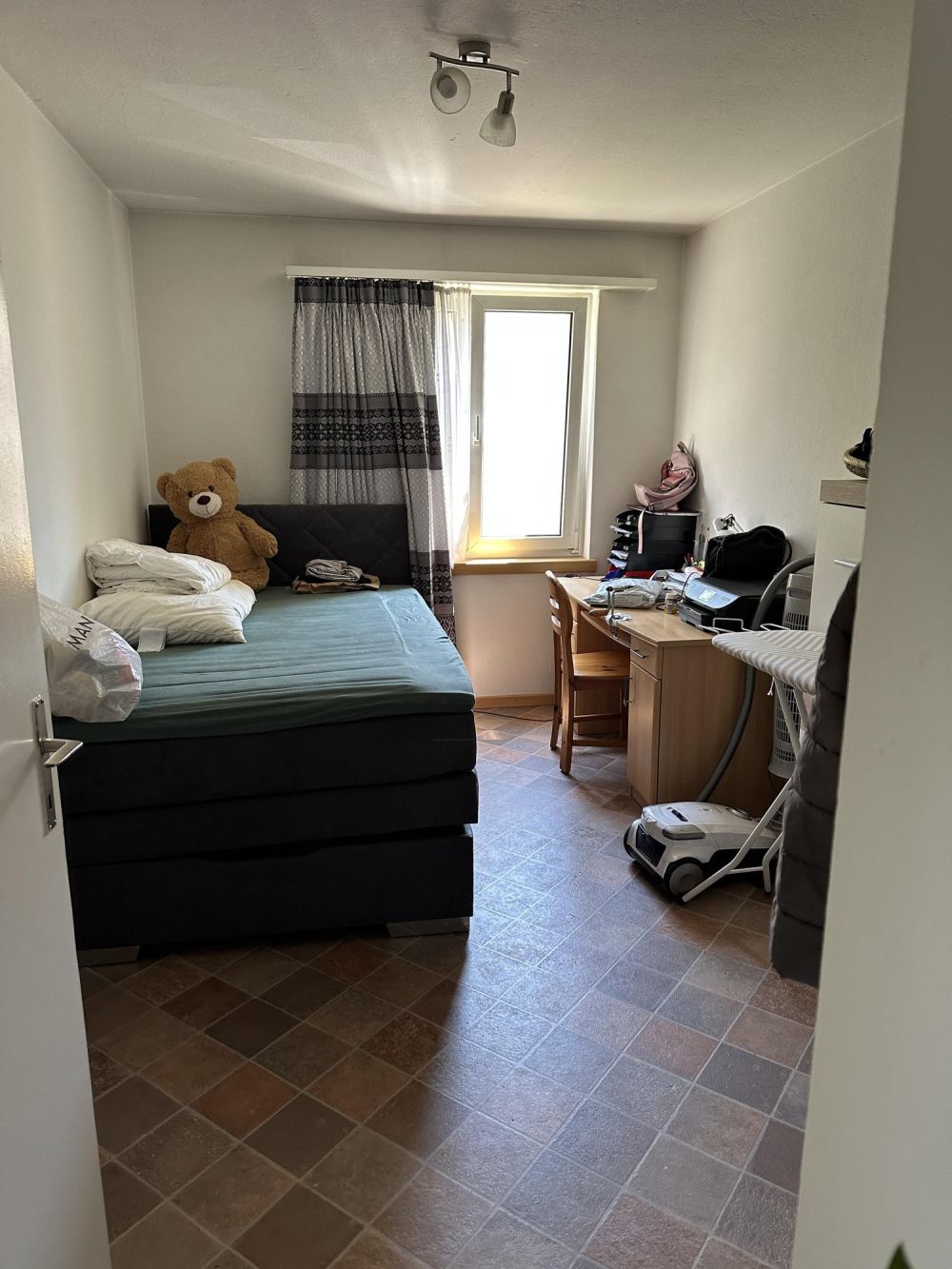 Befristet bis 31.03.2027/ 3.0 Zimmerwohnung in Bachenbülach - Bild 4