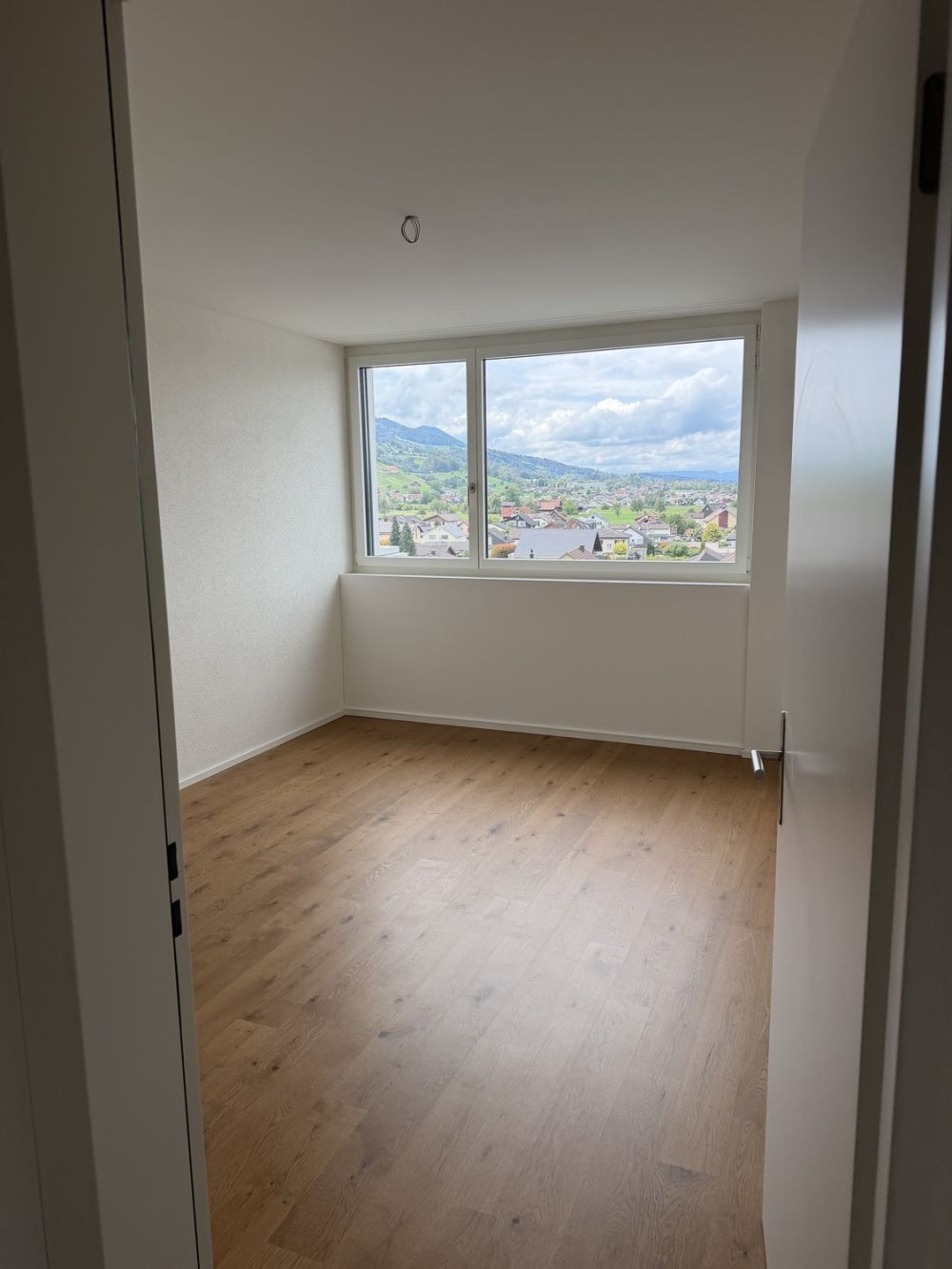 Per Sofort! Moderne 3.5-Zimmer-Attikawohnung in Siebnen - Bild 6
