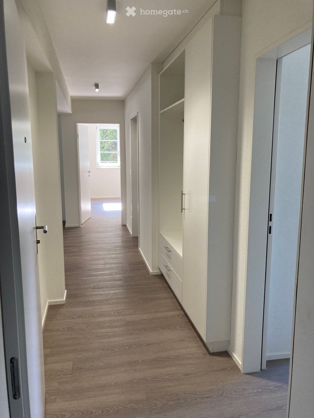 Grosse schöne 3.5 Zimmer-Wohnung mitten im Dorfkern - Bild 5