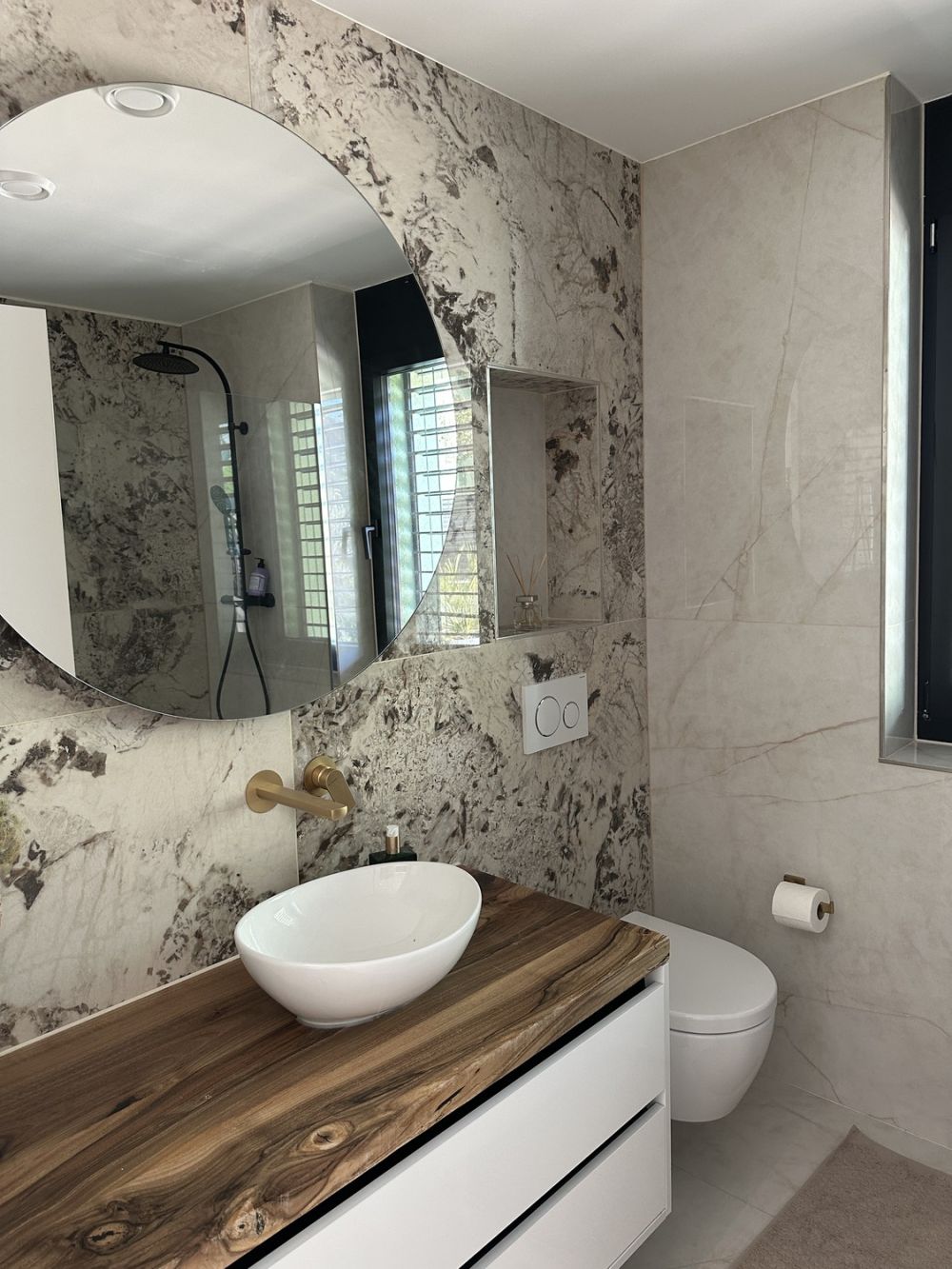 Moderne 4,5-Zi.-Wohnung mit Terrasse & Whirlpool in Umiken - Bild 11