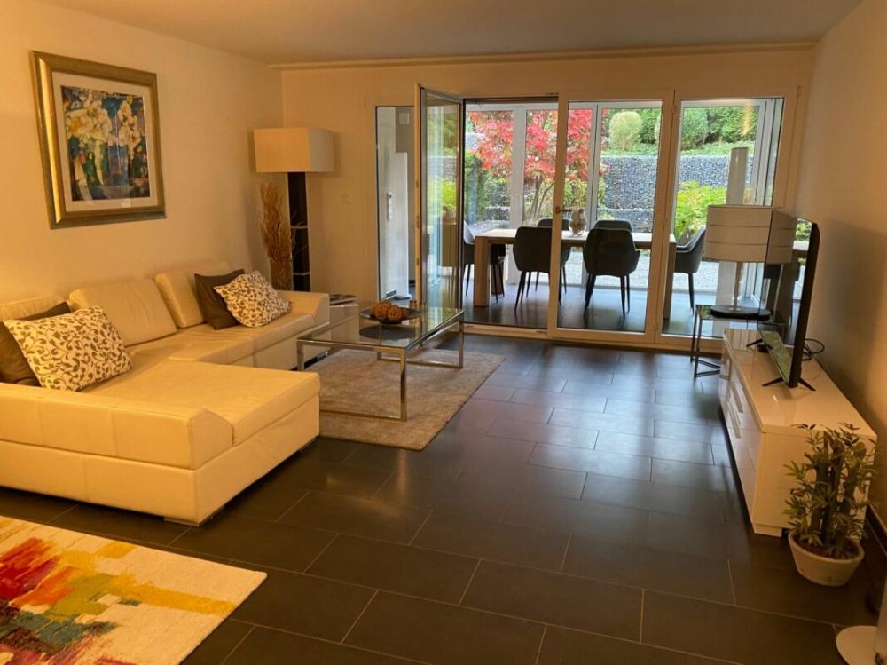 Moderne 2,5 Zimmerwohnung mit Balkon in Schindellegi - Bild 2