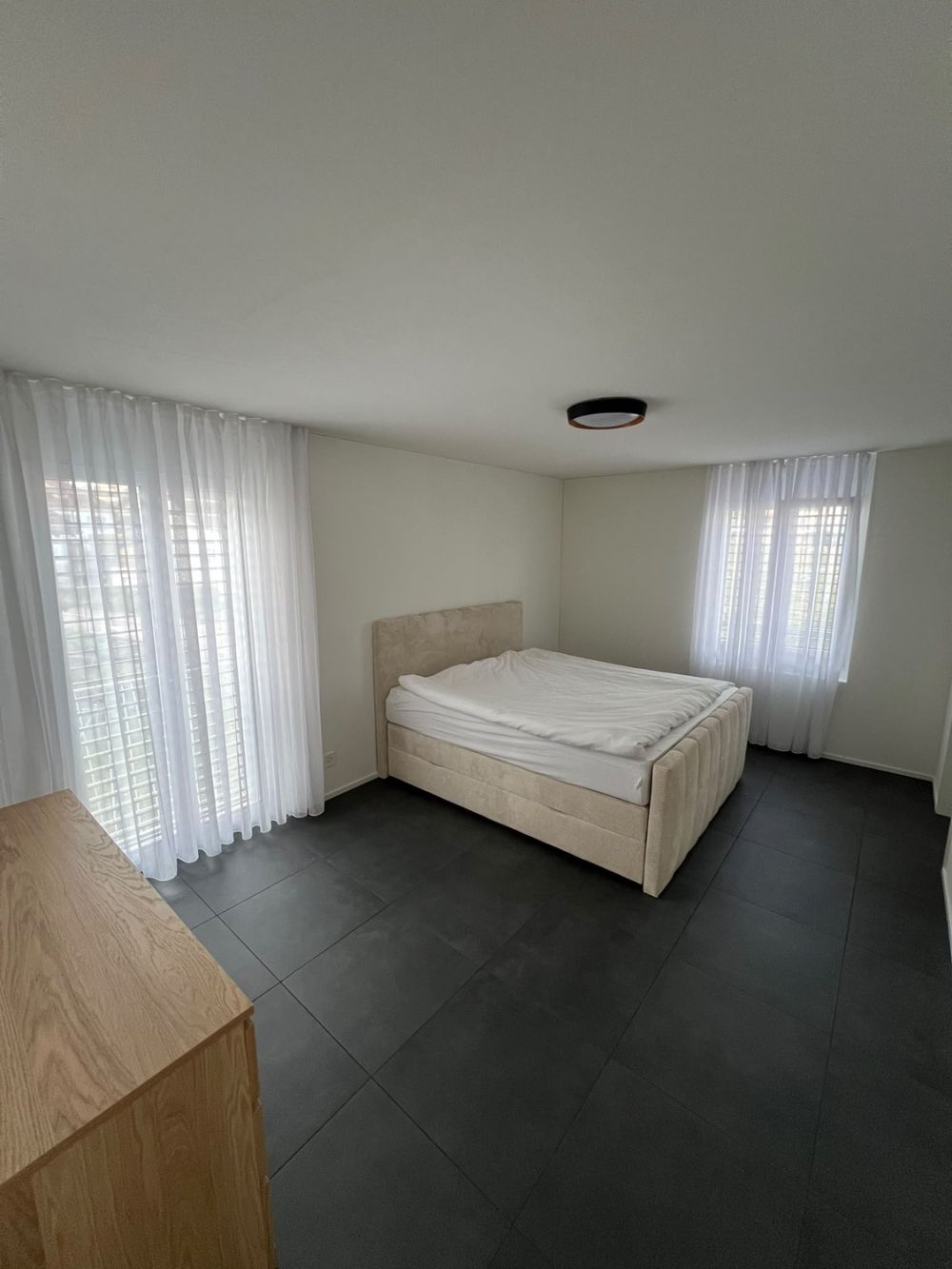 4.5-Zimmer-Wohnung mit grossem Balkon, 2 Einstellplätzen und Lift in Rottenschwil - Schlafzimmer
