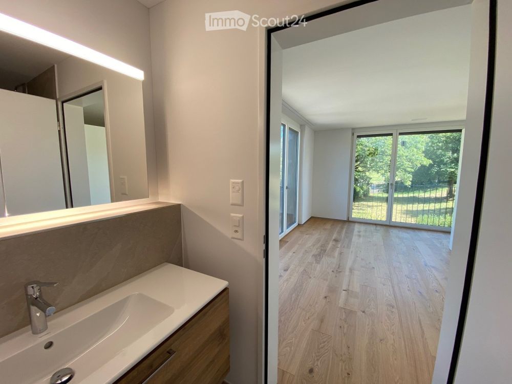 Erstvermietung: Topmoderne Wohnung im Eigentum Standard, Minergie effizient mit Solarstrom - Bild 5