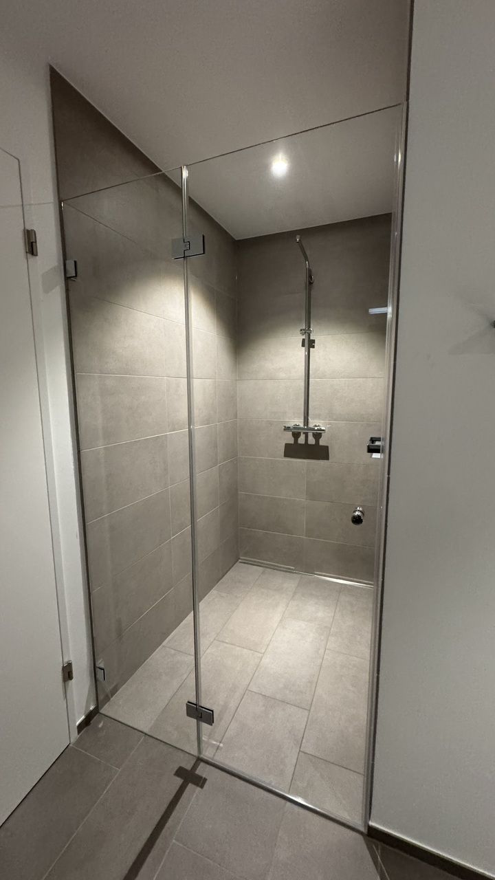 Moderne 4.5-Zimmer-Neubauwohnung mit grosszügigem Balkon - Erstbezug - Bild 9