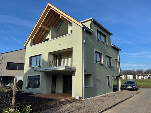 Attraktive 3-Zimmer-Dachwohnung mit Terrasse und Fernsicht - Bild 1