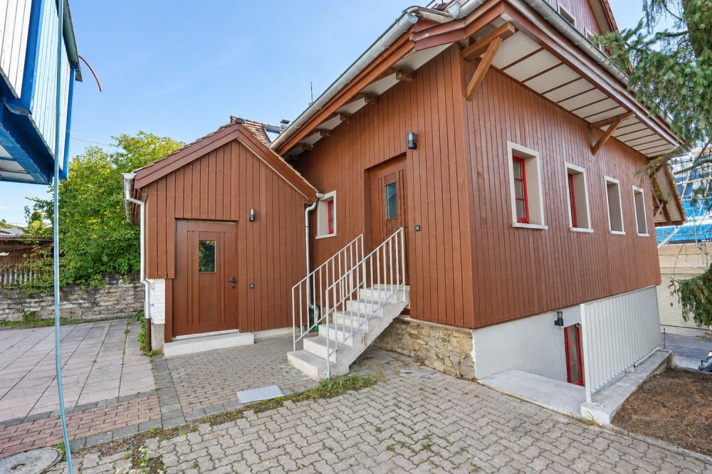 Stilvolle 2.5-Zimmer-Maisonette-Wohnung mit Gartensitzplatz - Bild 2