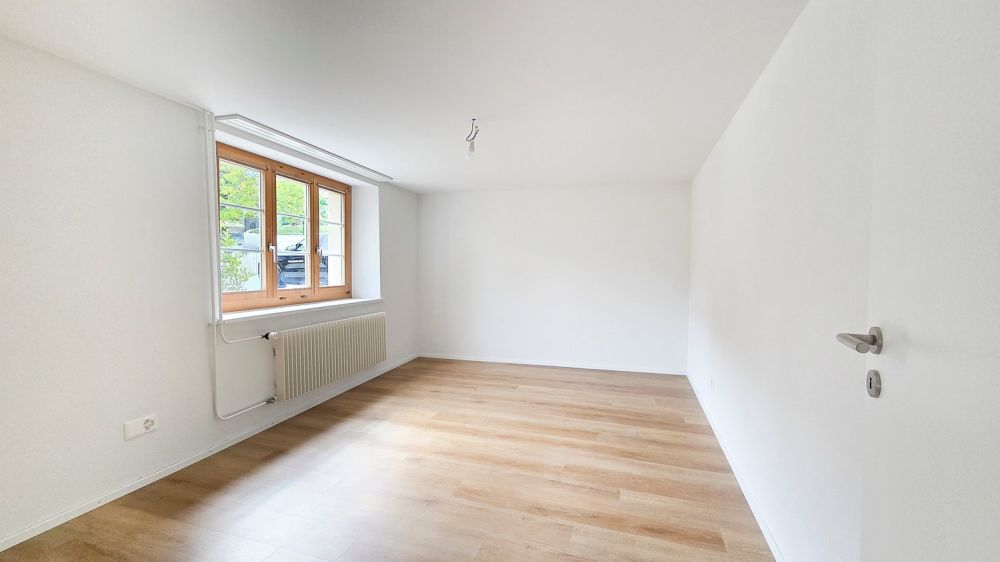 Charmante Wohnung mit Sitzplatz – Erstvermietung nach Totalsanierung - Bild 5