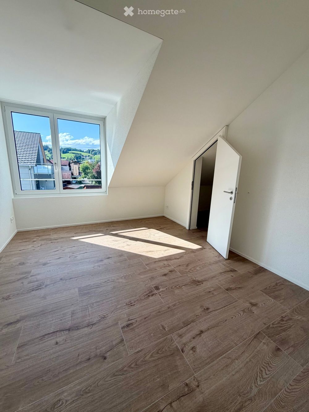 Erstvermietung 4.5 Zimmer-Attika/Dachwohnung mit Galerie und gedeckter Loggia - Bild 10