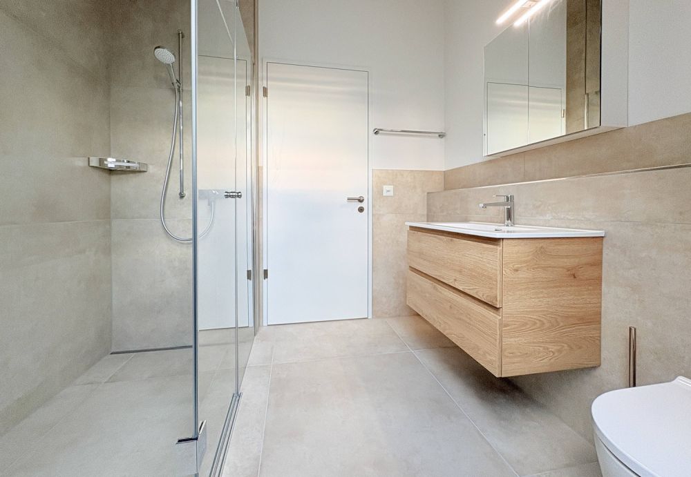 Neue 2.5 Zimmer-Dachwohnung mit Gratifikation - Bild 1