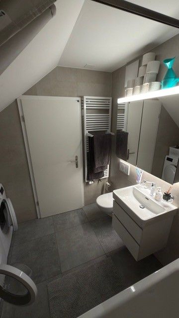 Neu renovierte, charmante Dachwohnung! - Bild 6