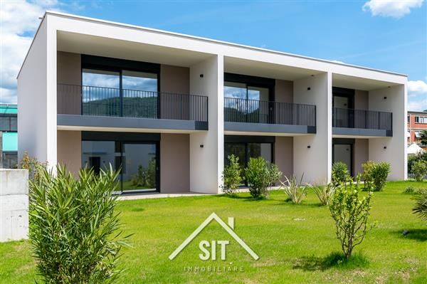 Caslano: Casa a schiera 2.5 locali - Esterno