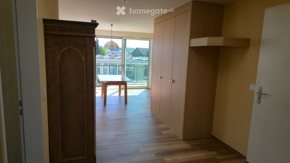 Moderne 2.5-Zimmer-Attika-Wohnung mit Berg/Stadtblick - Bild 5