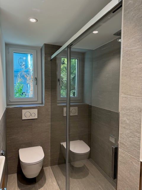 Ab 1.4.2026 -  Wunderschöne 2.5 Zi Wohnung W2, lauschiger Balkon - Bild 13