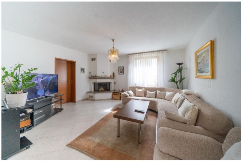 Sanierte 3½-Zimmer-EG-Wohnung im gepflegten Zweifamilienhaus - Bild 4