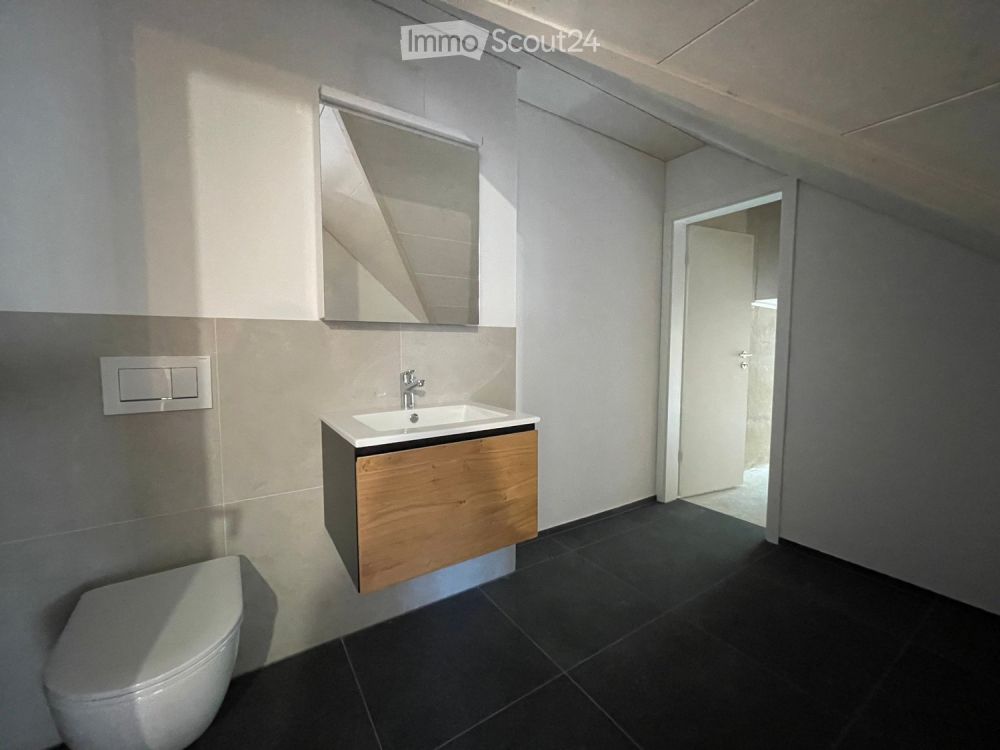 Moderne 4-Zimmer-Neubauwohnung mit Balkon in Niederstetten - Bild 12