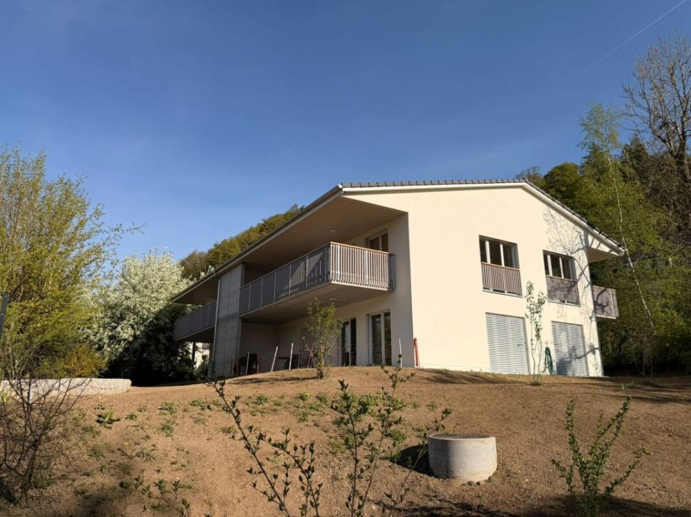 Erstbezug: sonnige 3.5 Zimmer-Wohnung mit Aussicht an ruhiger Lage - Aussenansicht