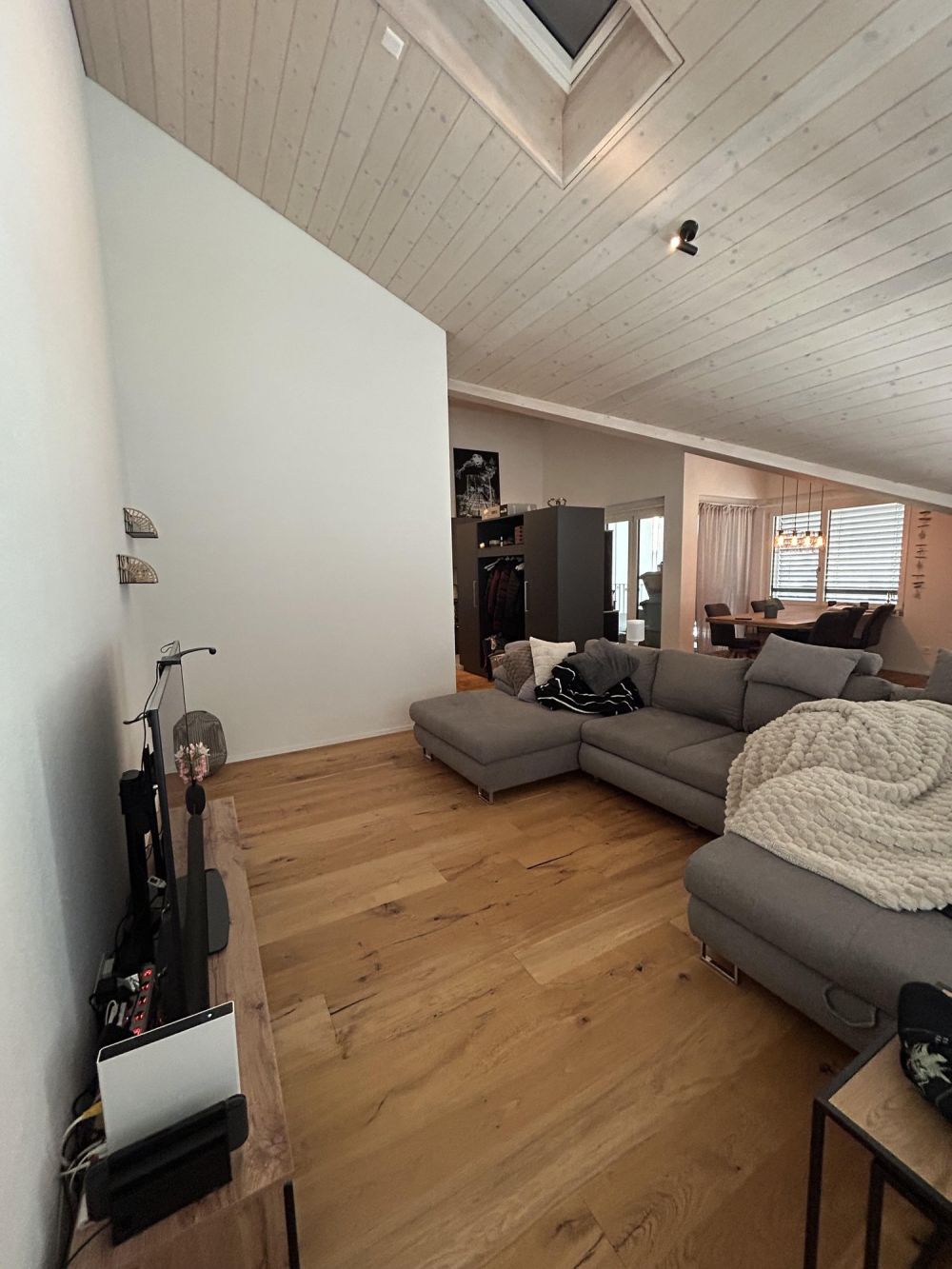 Moderne Dachwohnung mit Blick ins Grüne - Bild 5