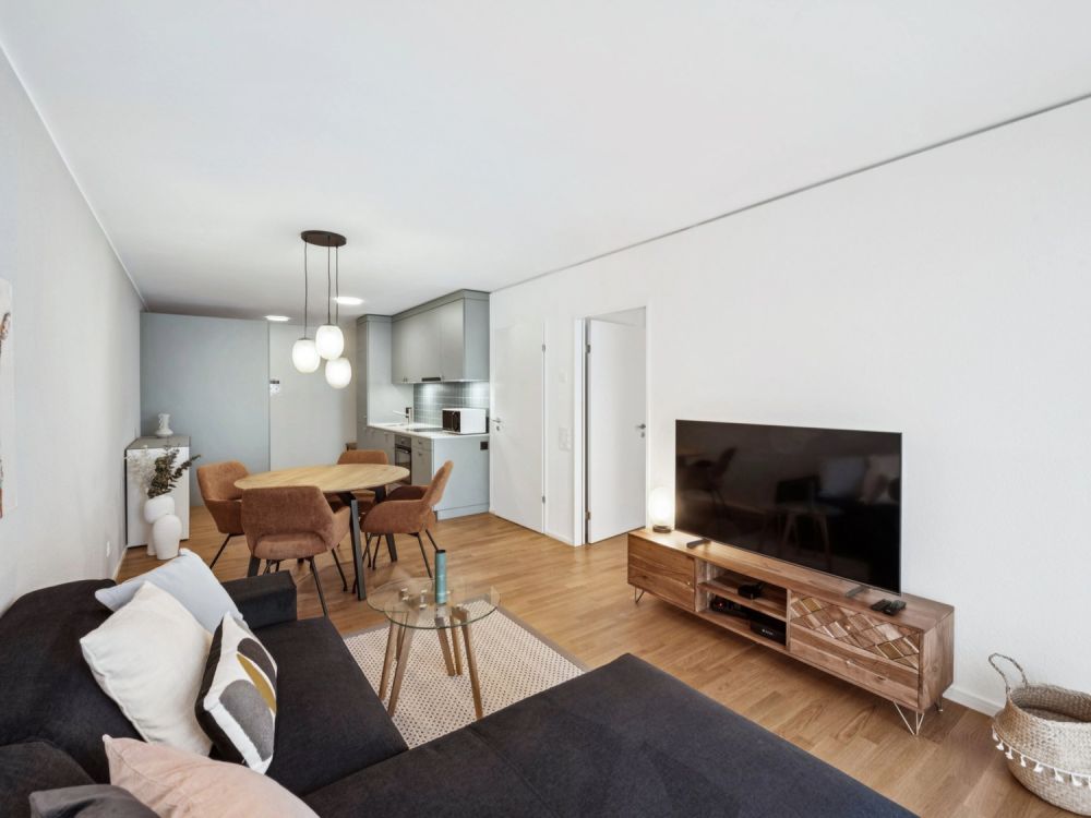 Möbliertes Zimmer (WG) mit en-suite Bad  Direkt am Bahnhof Muttenz - Bild 9