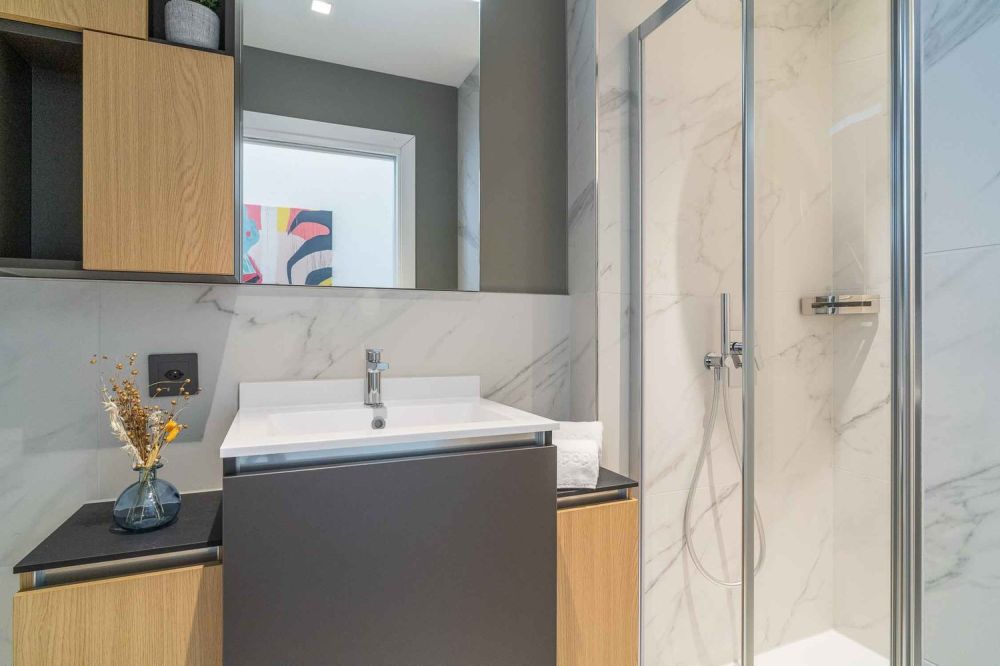 NEW BUILDING in Schaffhausen - Stylish furnished apartments - Bild 4