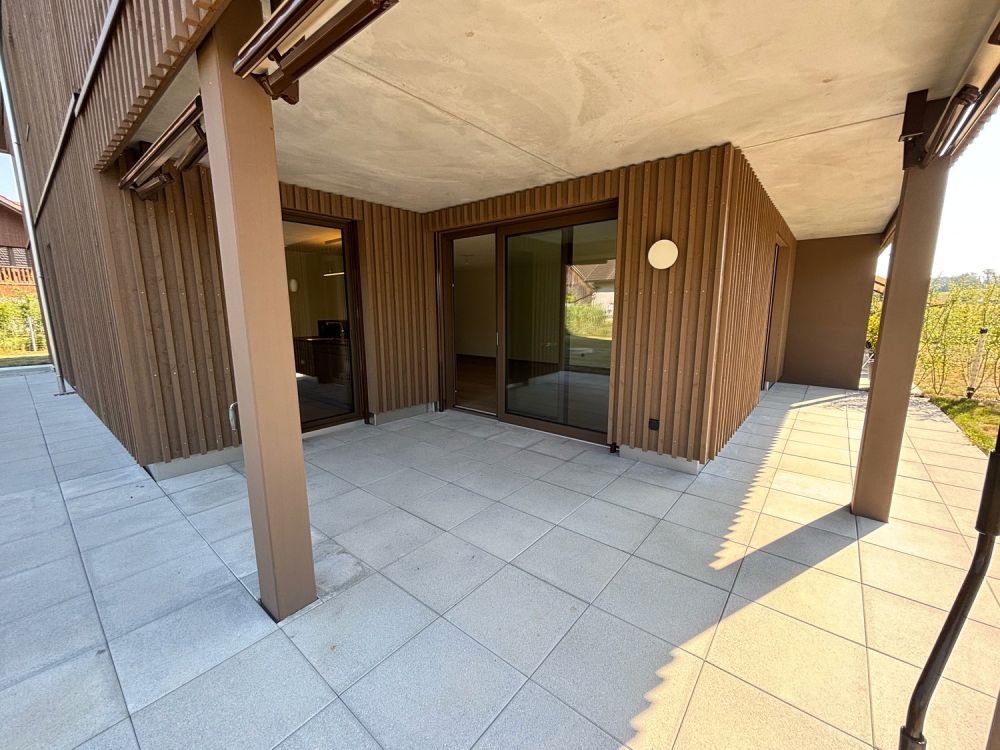 Grosszügige 4.5 Zimmer-Gartenwohnung mit riesigem idyllischem Garten - Bild 1