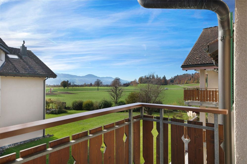 Erstvermietung nach Komplettsanierung: 4.5-Zimmer-Wohnung mit Balkon in Wagen - Bild 12