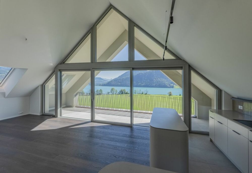 Exklusive 3.5 Zi-Dachwohnung mit traumhafter Panoramasicht auf den Ägerisee - Bild 3