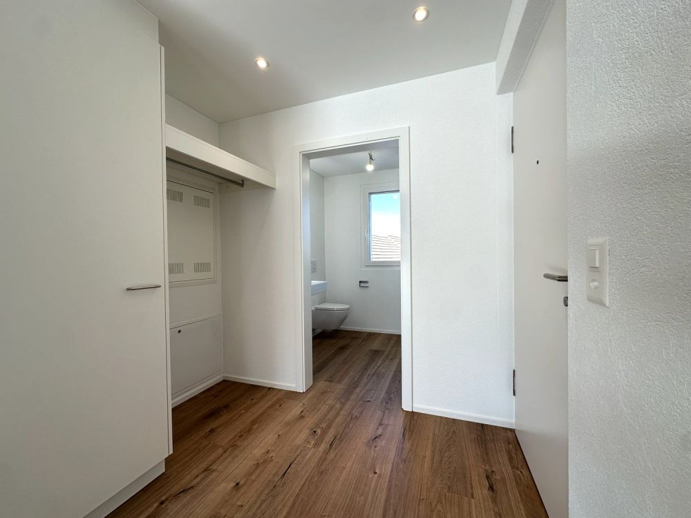 ERSTVERMIETUNG - 3.5-Zimmer-Wohnung im 2. OG mit Balkon und Garage in ruhiger Lage - Bild 12