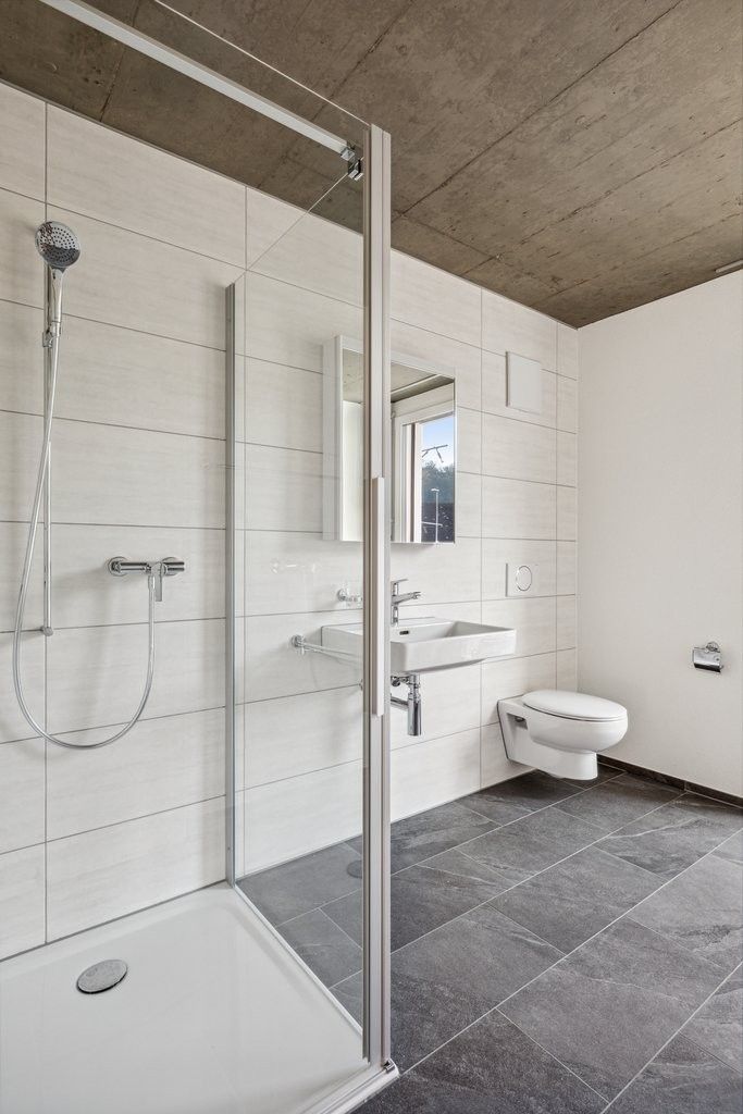 GROSSZÜGIG UND ZENTRAL GELEGEN - Bild 6