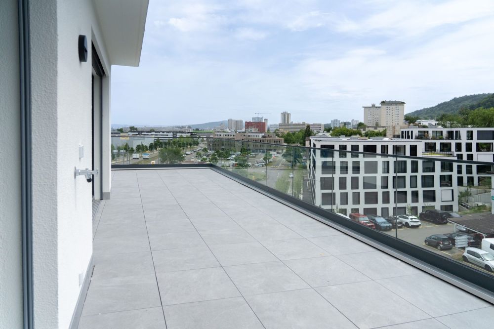 2.5-Zi.-Attika mit 78.5 m² Terrasse - urban wohnen, Killwangen - Bild 1