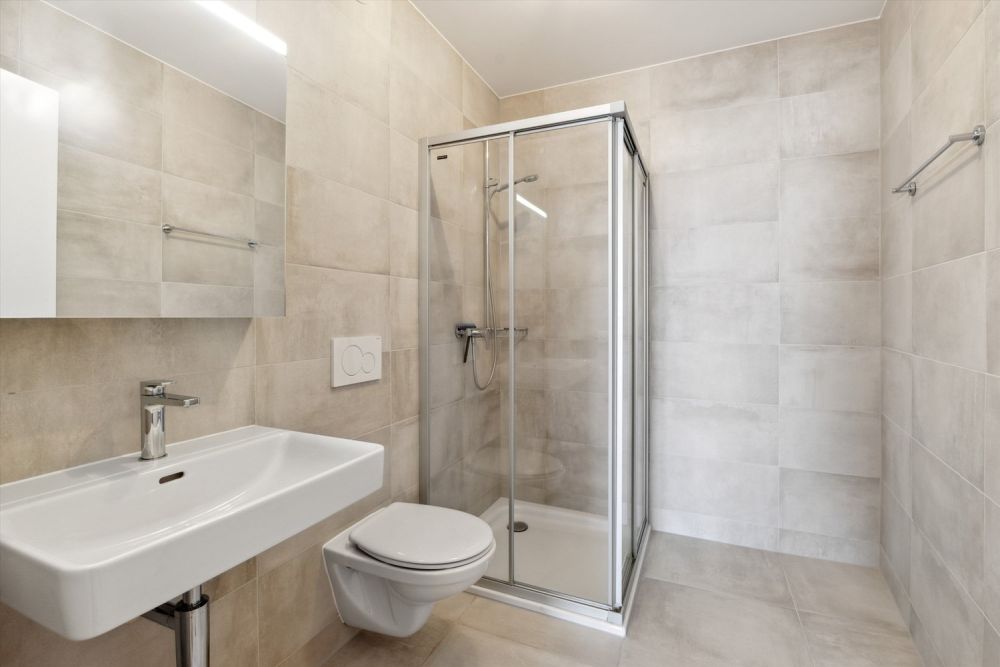 4.5 pièces moderne de 103m2 avec balcon - Bad