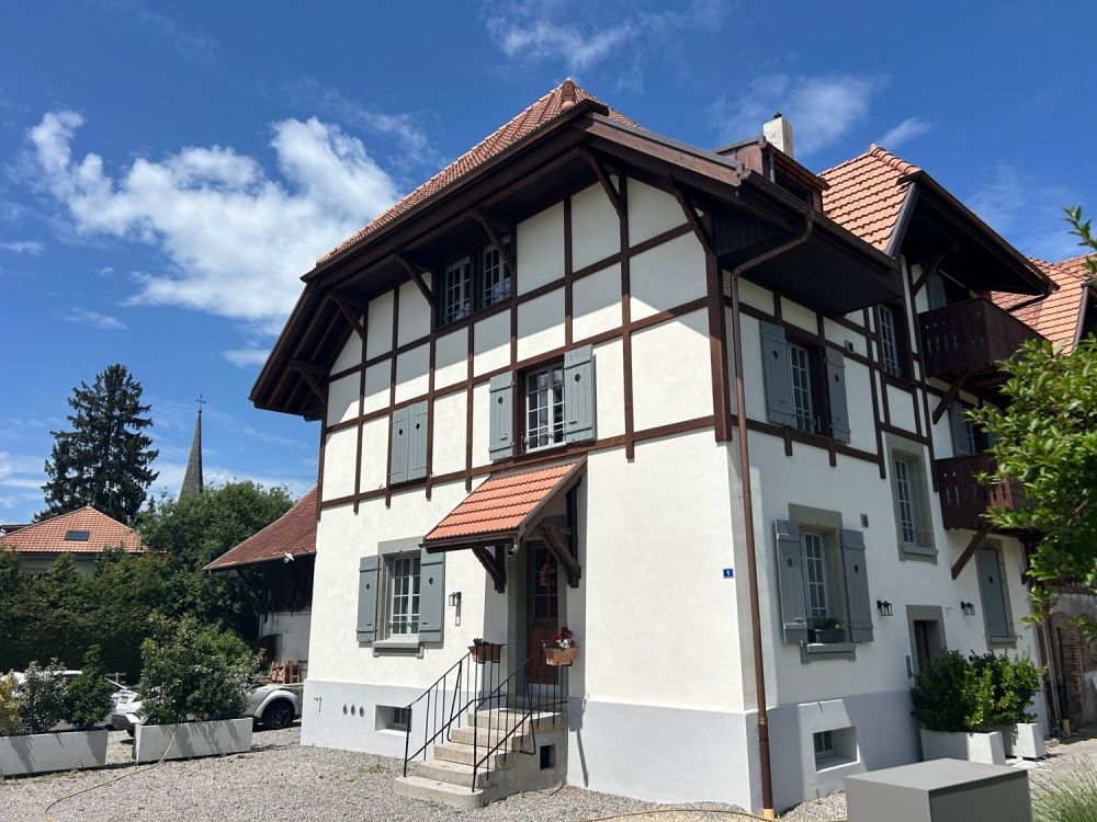 FRIBOURG - BOURGUILLON - MAGNIFIQUE APPARTEMENT DE 4.5 PIECES EN - Bild 1