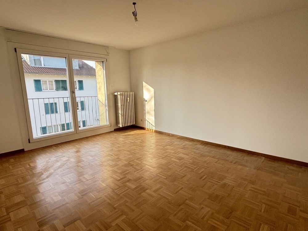 Erstbezug: frisch sanierte Wohnung an ruhiger Quartierstrasse - Bild 7
