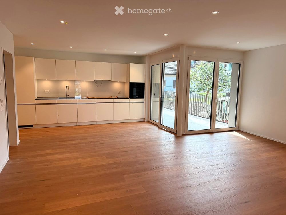 ERSTVERMIETUNG: 3.5-Zimmer-Neubauwohnung mit zwei Bädern und 17 m² gedecktem Balkon - Bild 1