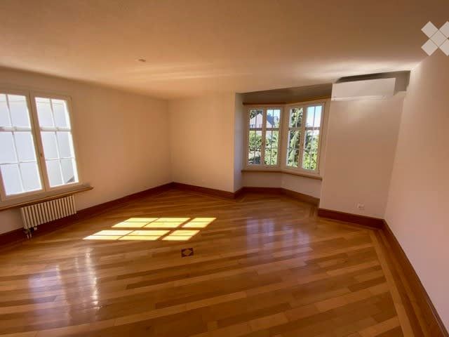 Wohnen im wunderschönen Schloss Lohnegg mit Seesicht - Bild 9