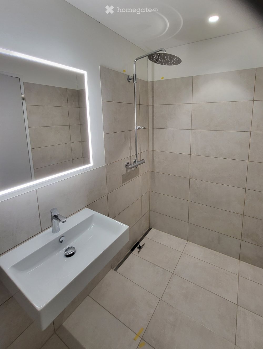 Attraktive Neubauwohnung am Klosterplatz in Einsiedeln: zentral, sonnig, ruhig und mit Weitsicht - Bild 4